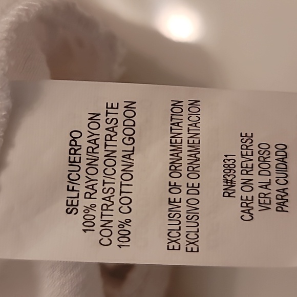 Democracy Sleeveless White Lacy Top - Picture 9 of 10